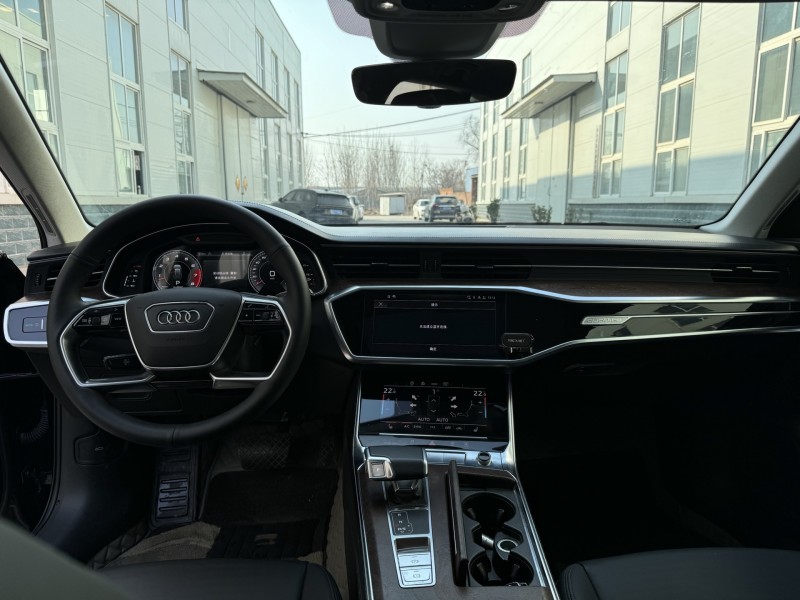 新乡21年奥迪A6L8