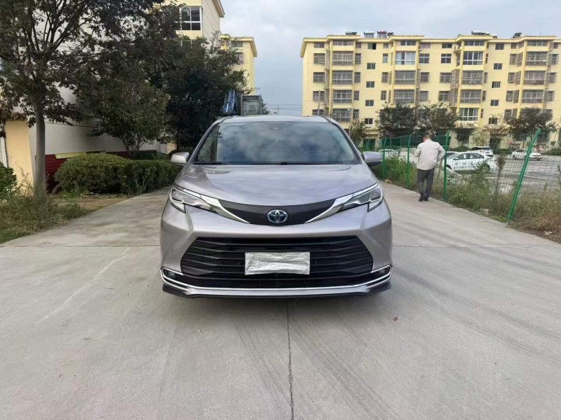 徐州24年丰田塞纳1