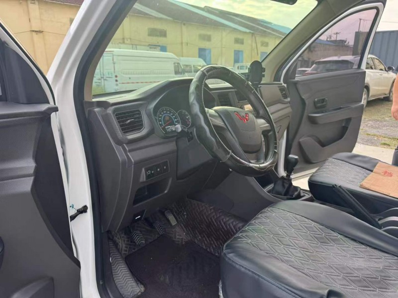 徐州23年五菱汽车宏光4