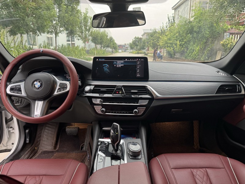 新乡21年宝马5系8