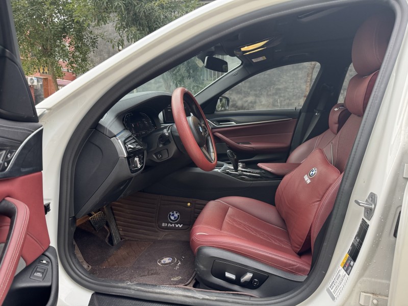 新乡21年宝马5系9