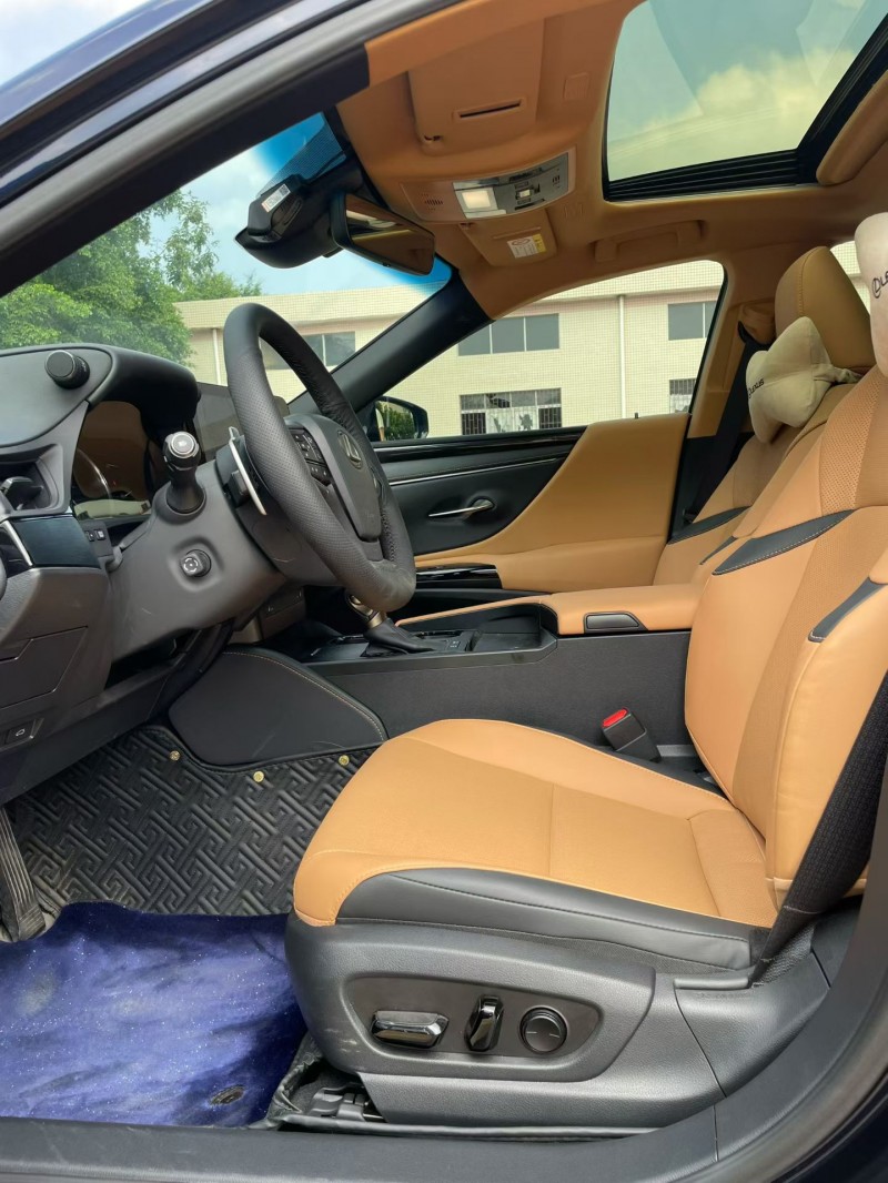 中山24年雷克萨斯ES8