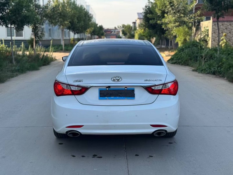 新乡15年现代索纳塔5