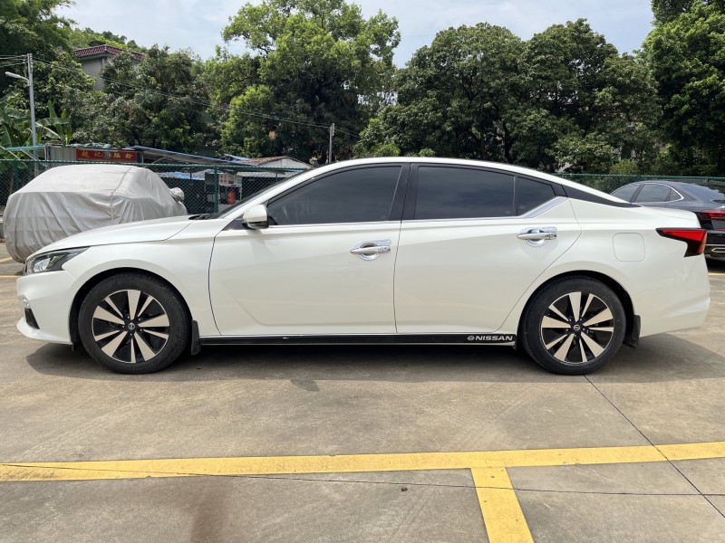 中山21年日产天籁3