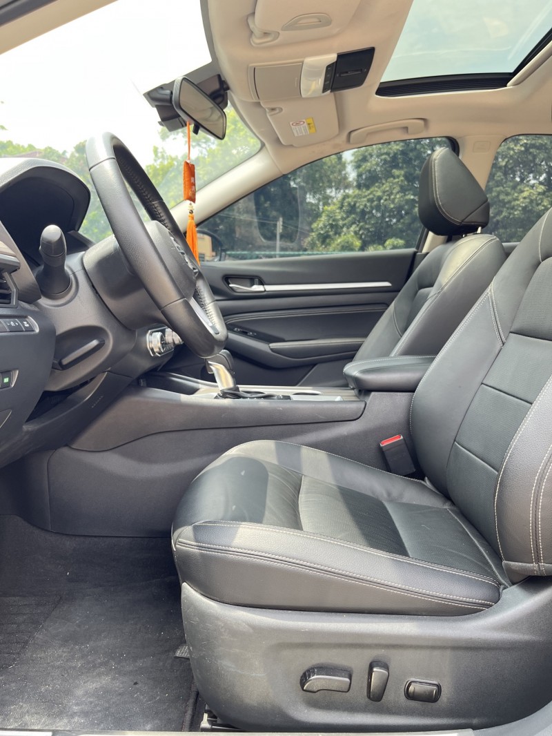 中山21年日产天籁8