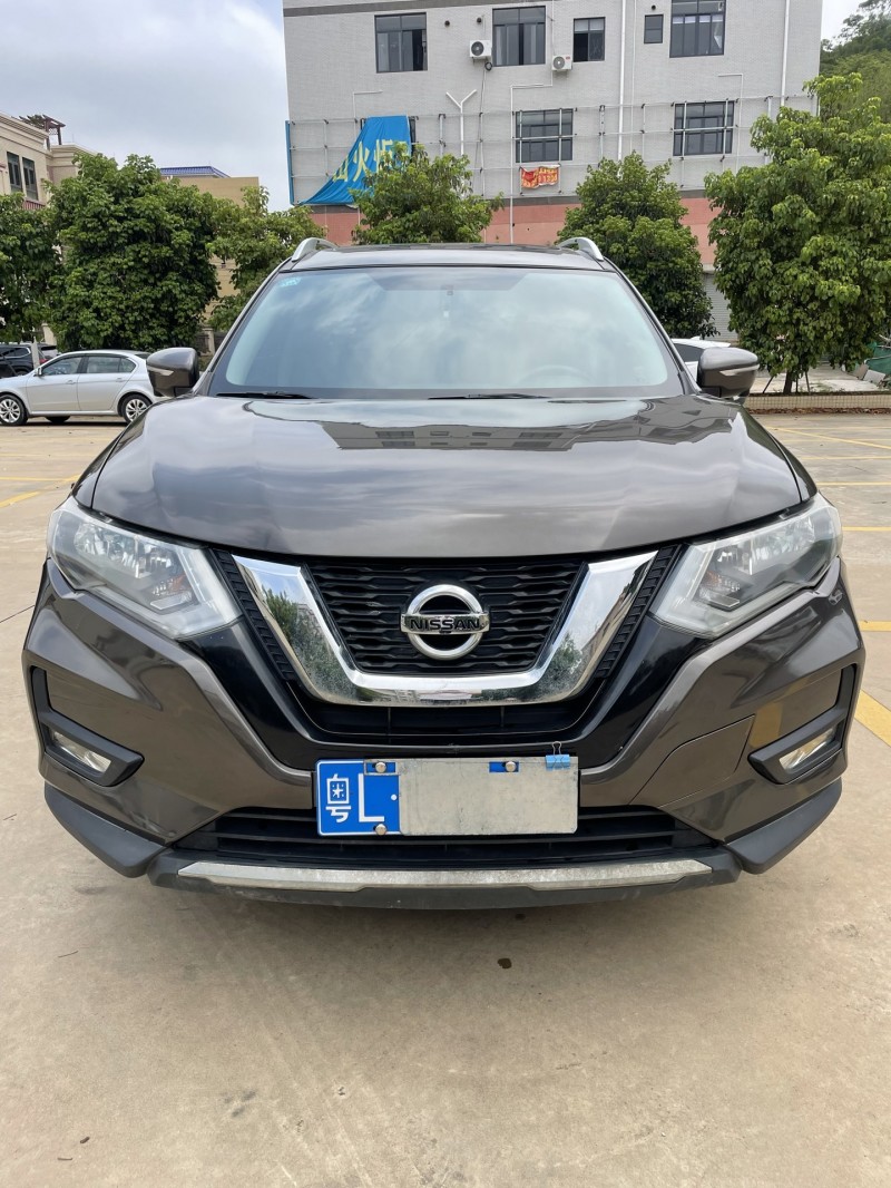 中山17年日产奇骏1