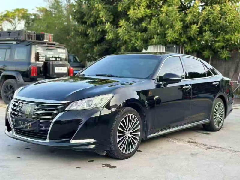 深圳18年丰田皇冠3