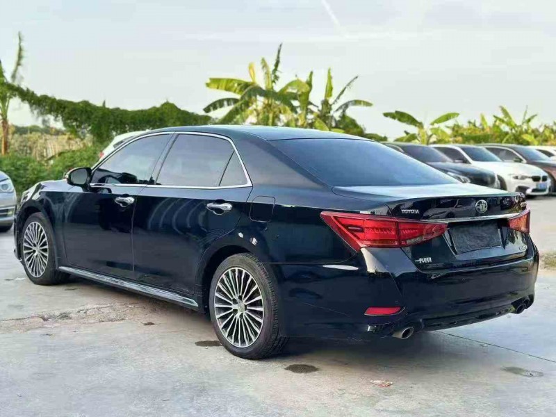 深圳18年丰田皇冠8