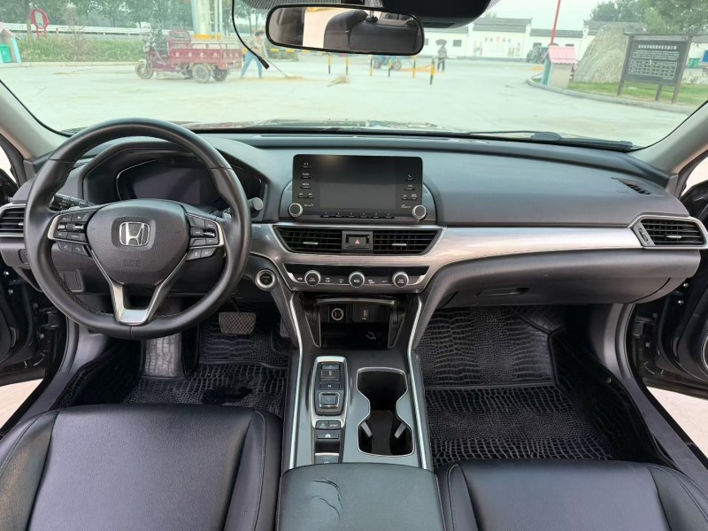 徐州19年本田雅阁4