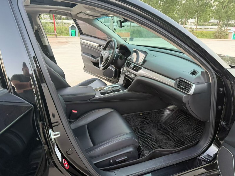 徐州19年本田雅阁5