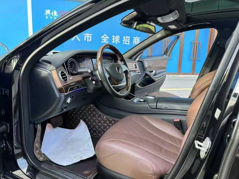 深圳17年奔驰迈巴赫S级4
