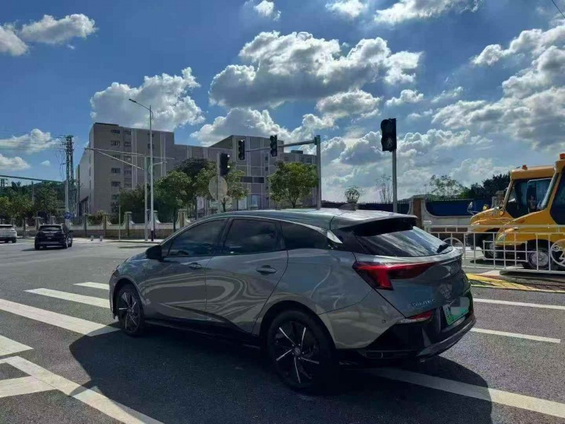 珠海22年别克微蓝7