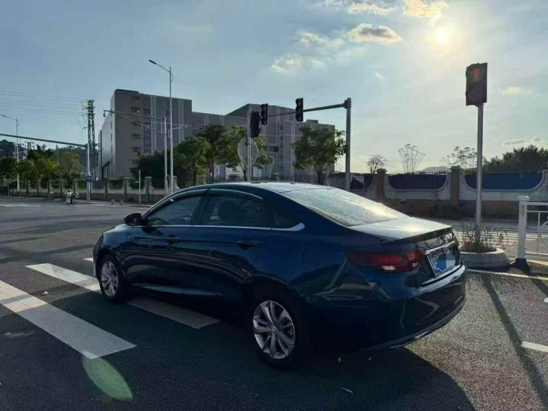 汕头21年吉利帝豪7