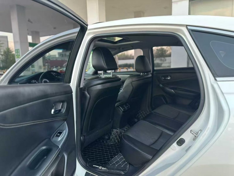 茂名16年本田思铂睿5