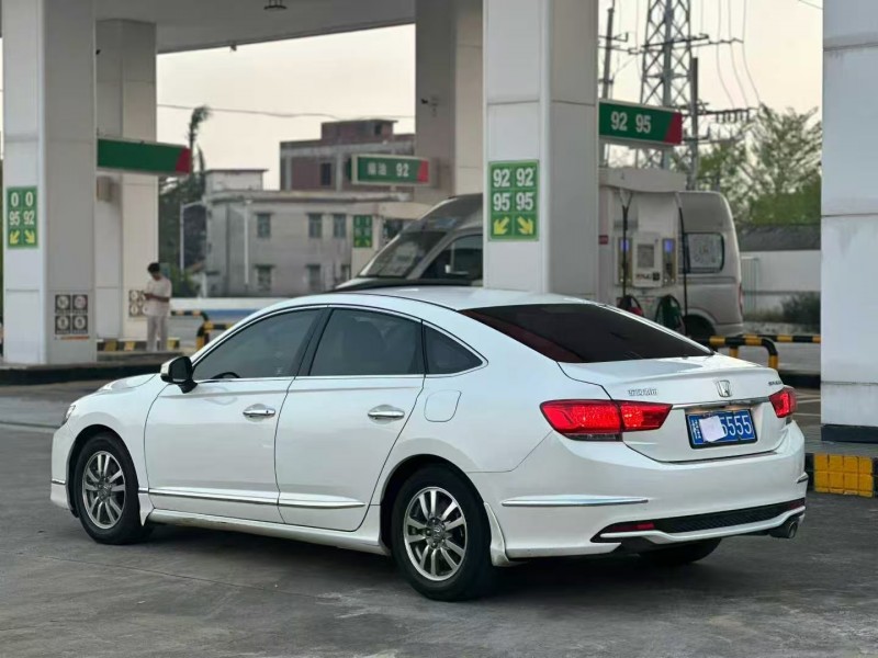 茂名16年本田思铂睿7