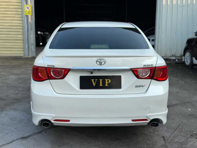 茂名13年丰田锐志3