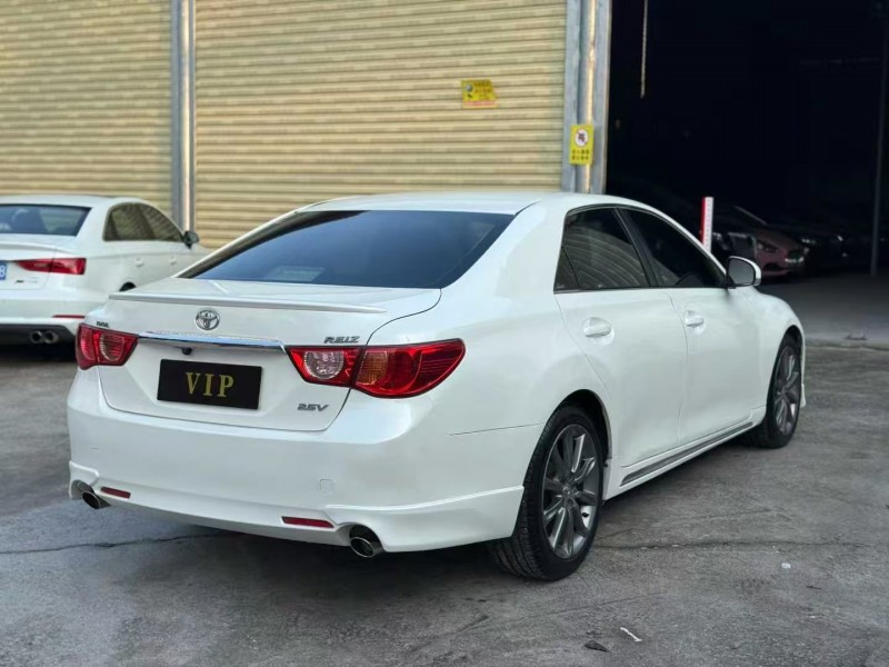 茂名13年丰田锐志8