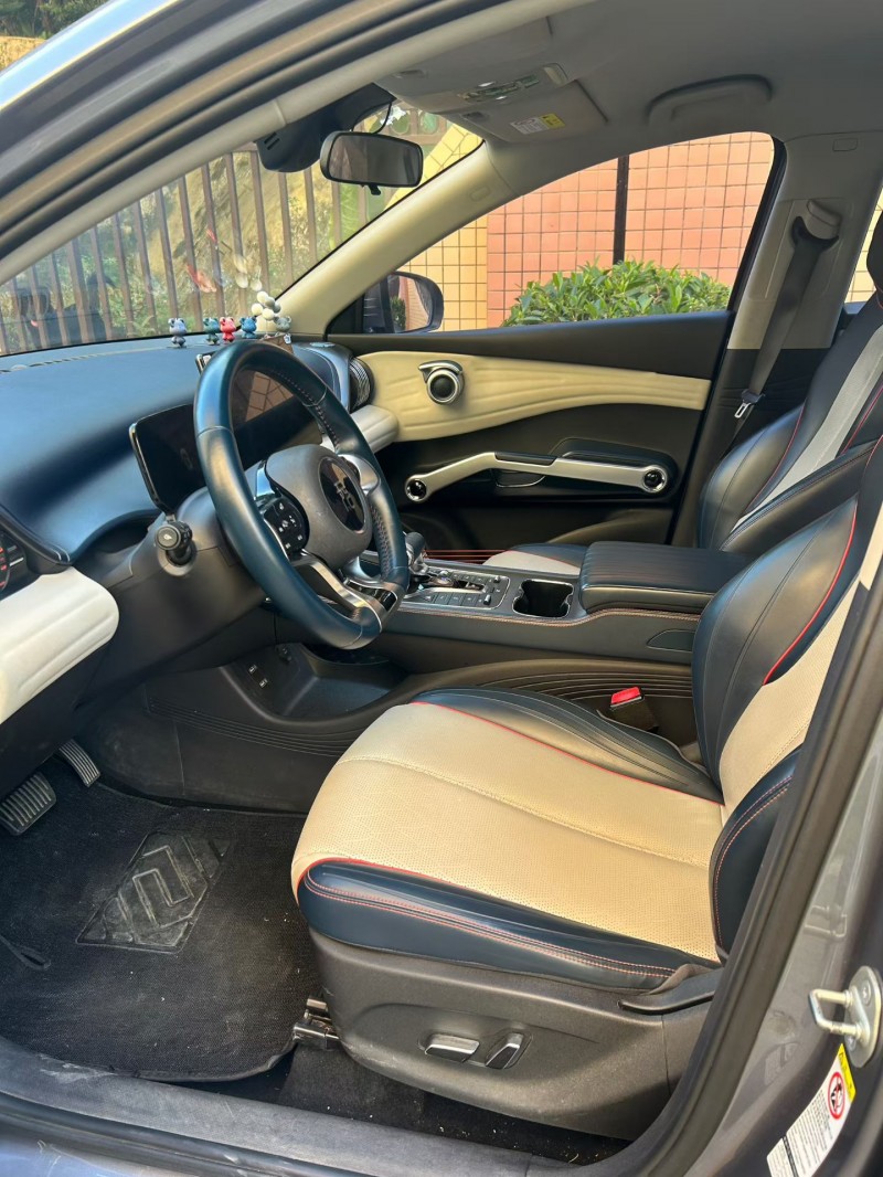 东莞22年比亚迪元8