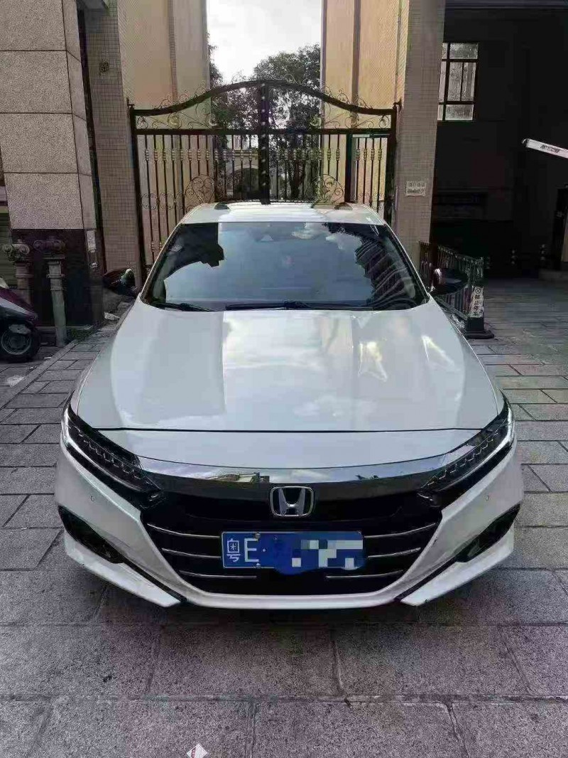 深圳22年本田雅阁1