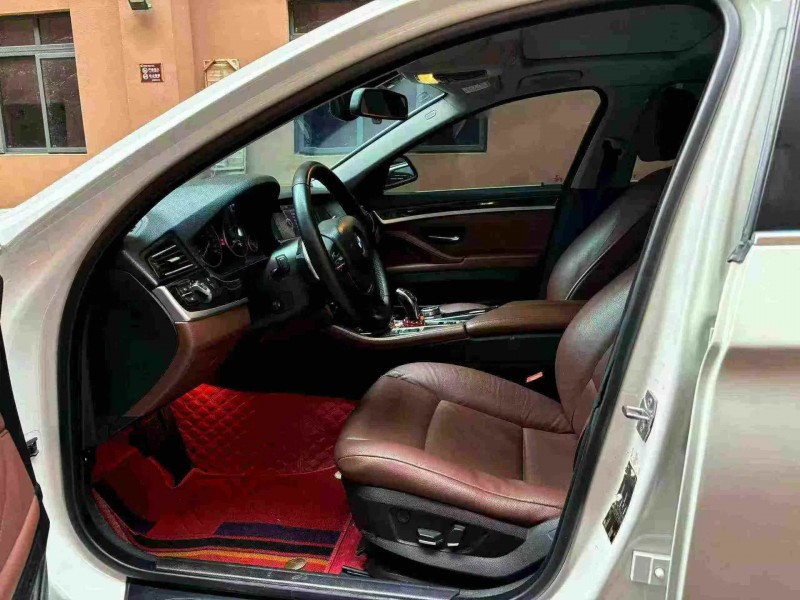 重庆12年宝马5系5