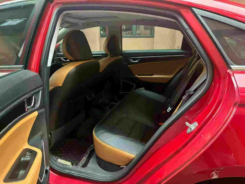 重庆20年吉利帝豪4