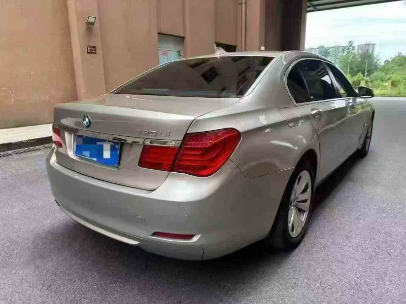 重庆13年宝马7系4