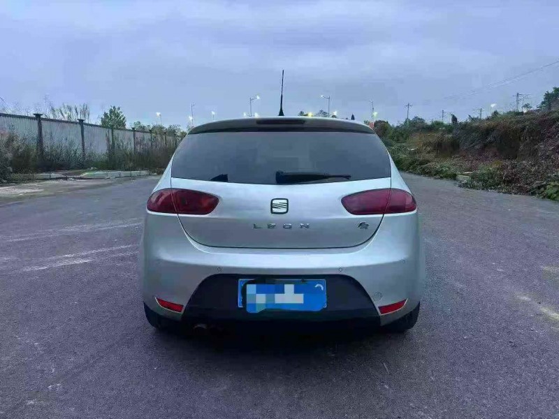 重庆12年西雅特LEON9