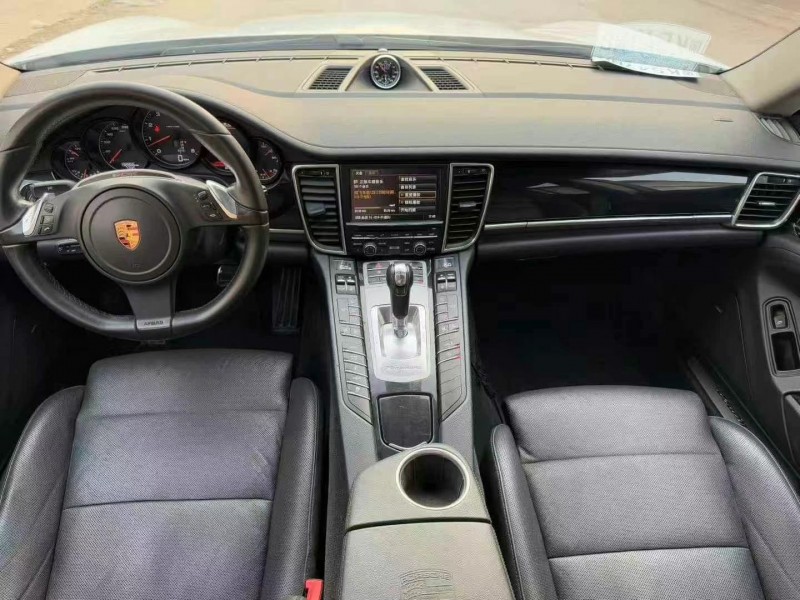 茂名12年保时捷帕拉梅拉5