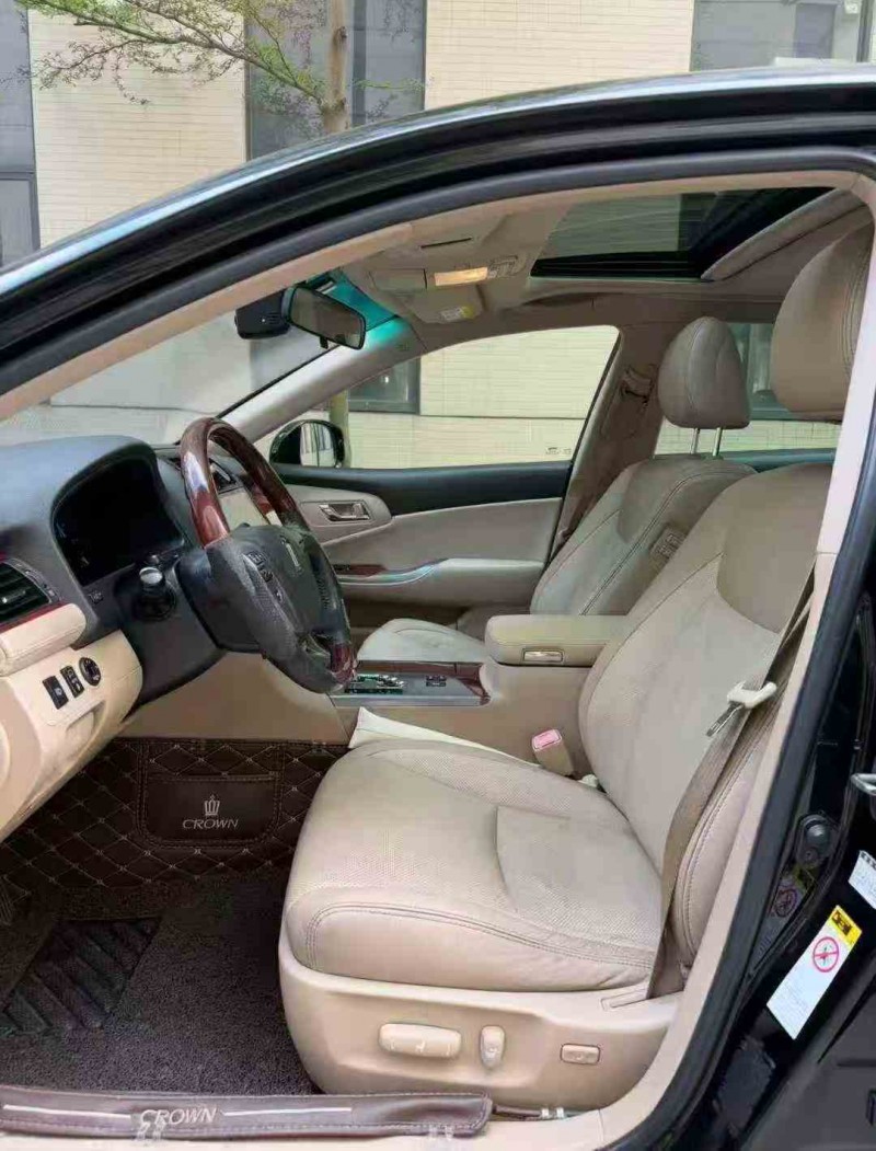 珠海14年丰田皇冠6