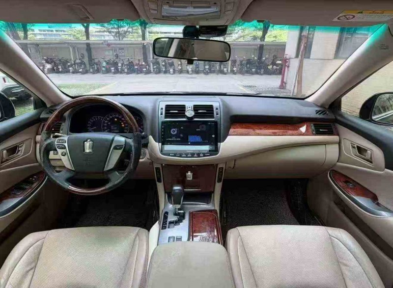 珠海14年丰田皇冠7