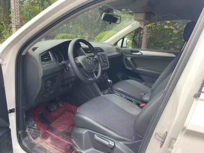 枣庄19年大众途观5