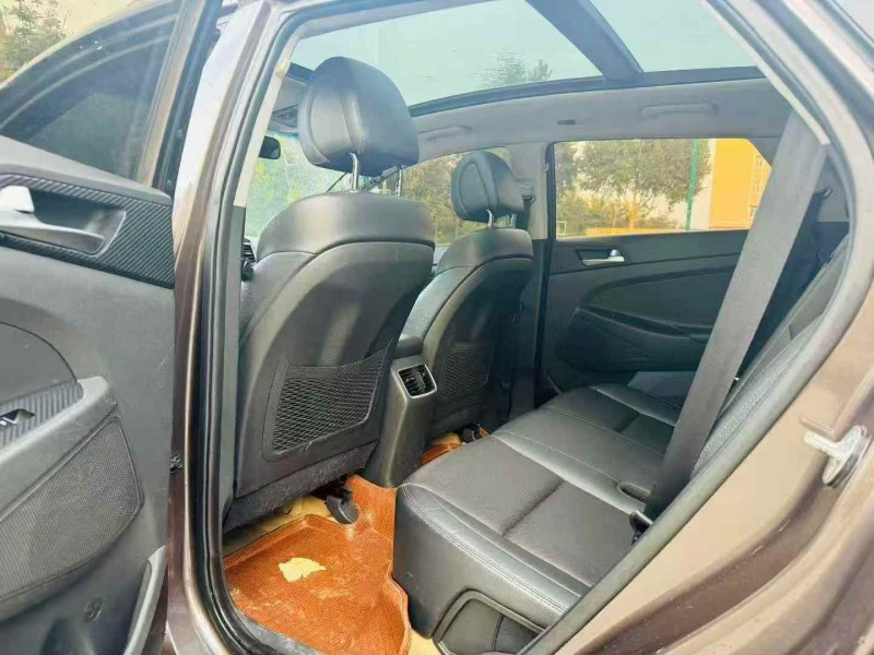 东营15年现代途胜6