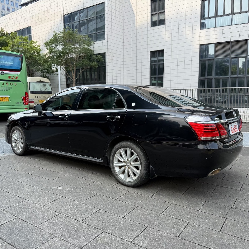 佛山15年丰田皇冠4