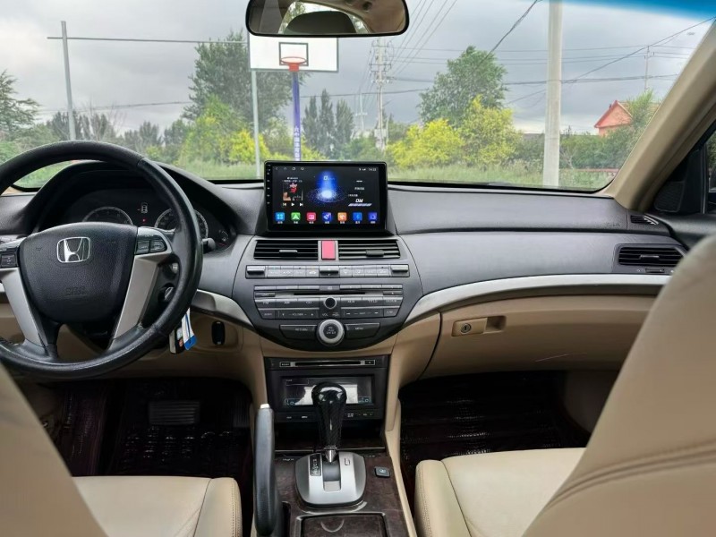 青岛10年本田雅阁4