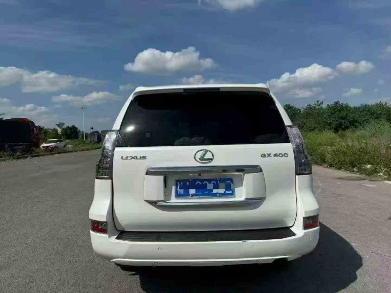 钦州15年雷克萨斯GX9