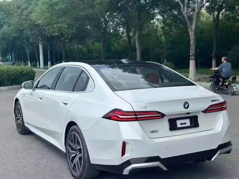 聊城25年宝马i58