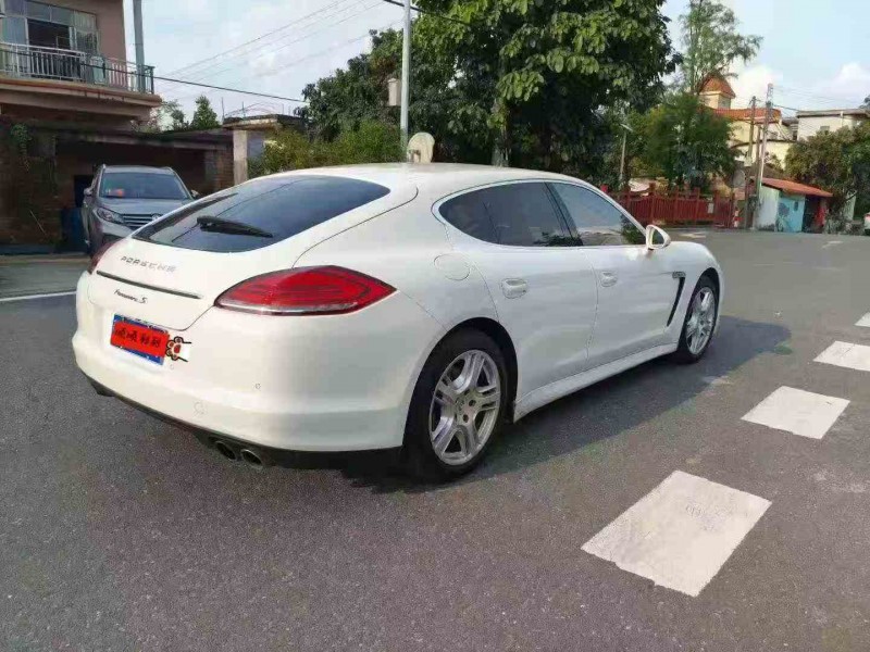 珠海11年保时捷帕拉梅拉7