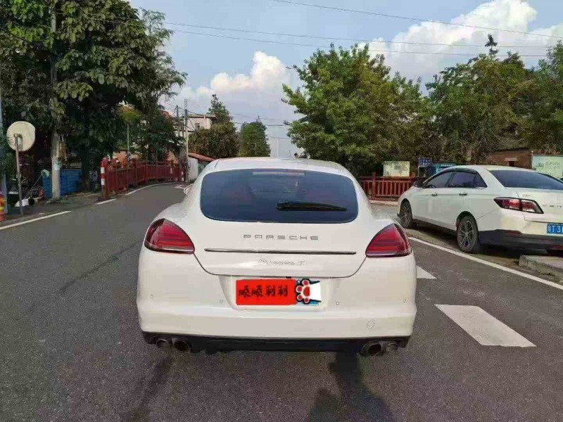 珠海11年保时捷帕拉梅拉9