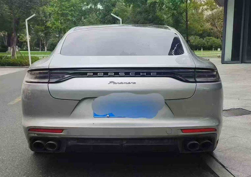 重庆24年保时捷帕拉梅拉8