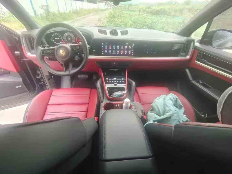 重庆24年保时捷卡宴5