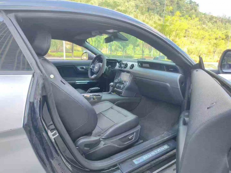 重庆20年福特野马5