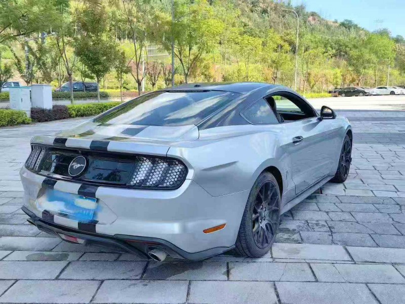 重庆20年福特野马7