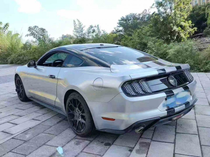 重庆20年福特野马8