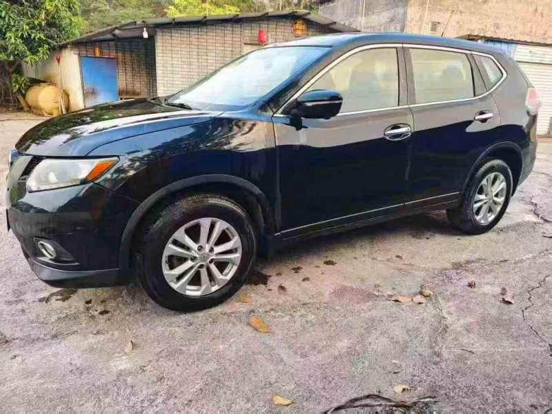 钦州16年日产奇骏3