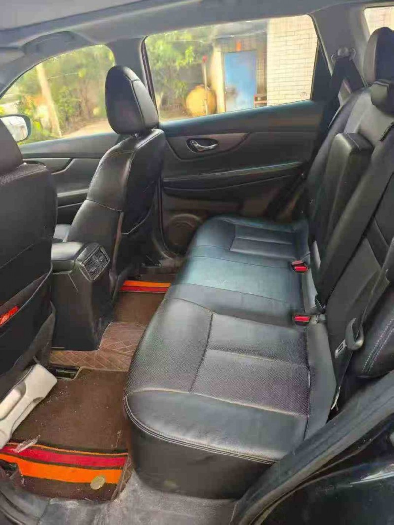 钦州16年日产奇骏4