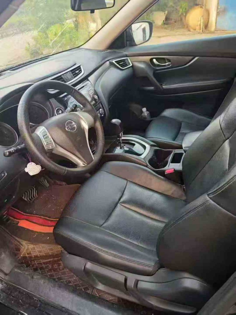 钦州16年日产奇骏6