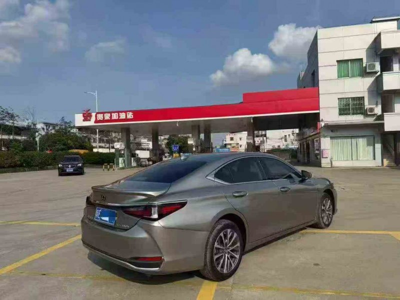 湛江23年雷克萨斯ES7