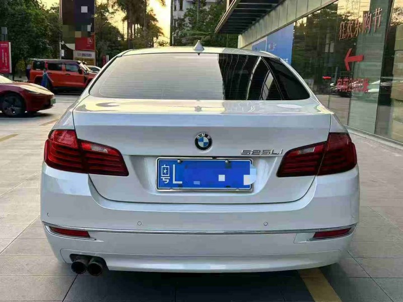 深圳16年宝马5系9