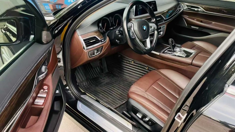 深圳16年宝马7系4