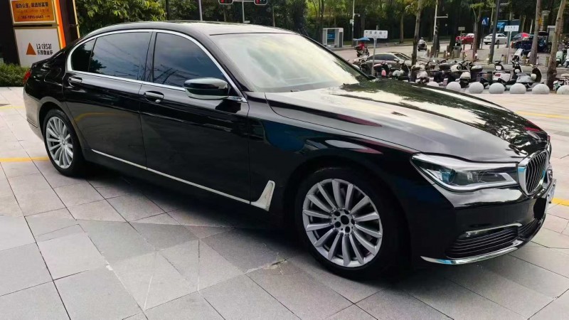 深圳16年宝马7系8